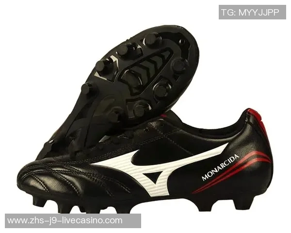 选择适合你的足球鞋提升球场表现的关键因素与推荐品牌解析 选择适合你的足球鞋提升球场表现的关键因素与推荐品牌解析